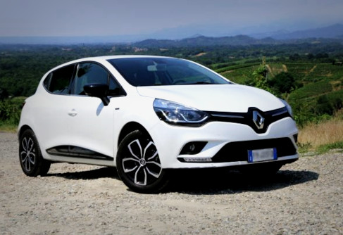 noleggio auto renault clio